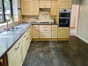 Kitchen- click for photo gallery